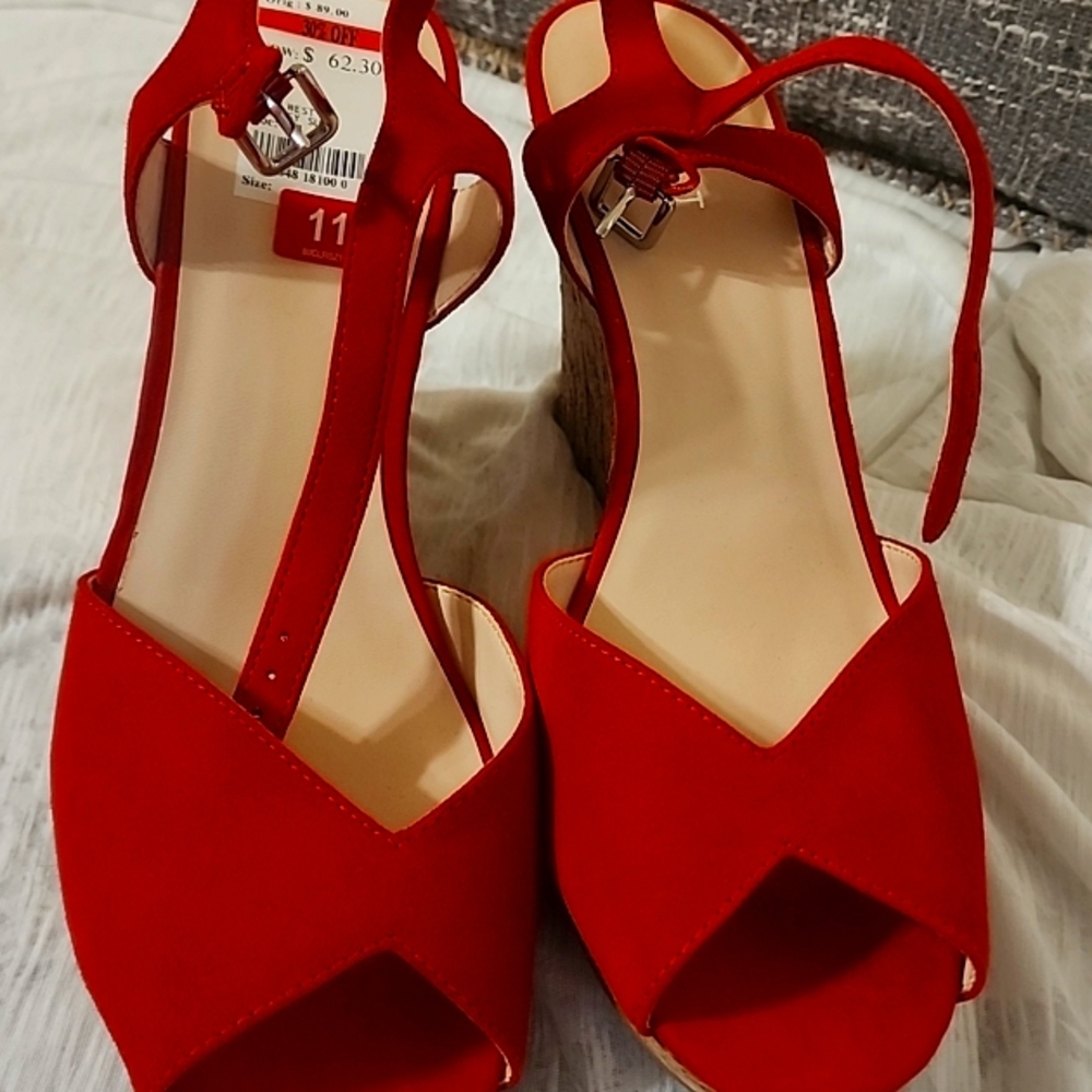 Nine West red sude wedge sandals 4 in heel
